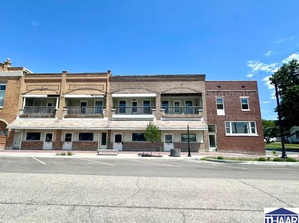 104-114 1/2 E Washington St, Sullivan, IN 47882