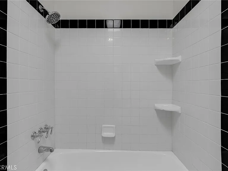 5142 Zelzah Ave #25 — Photo 13