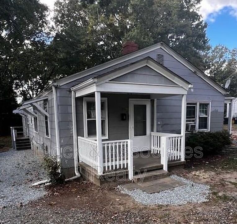 1st image of 1006 Hackett St #B