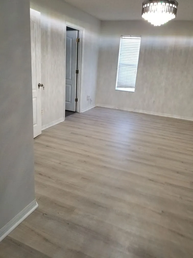 5 bed, 3.0 bath, 2469 sqft, $2,875 — Photo 3