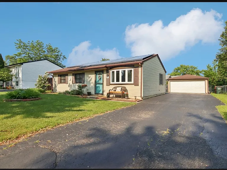 19617 Sycamore St — Photo 2