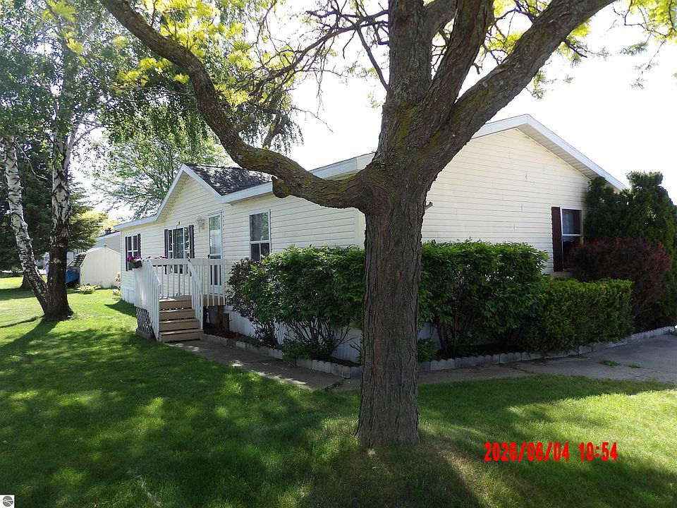1st image of 643 Woodcock Dr