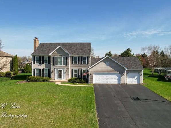 3670 Persimmon Dr, Algonquin, IL 60102