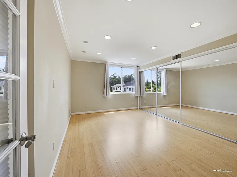 4610 Densmore Ave #9 — Photo 19