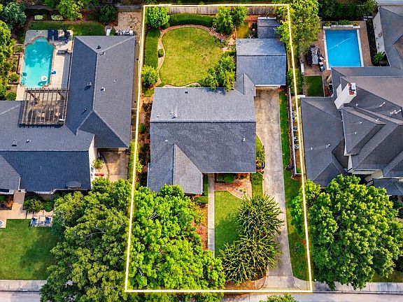 2nd image of 7903 Meadow Lake Ln