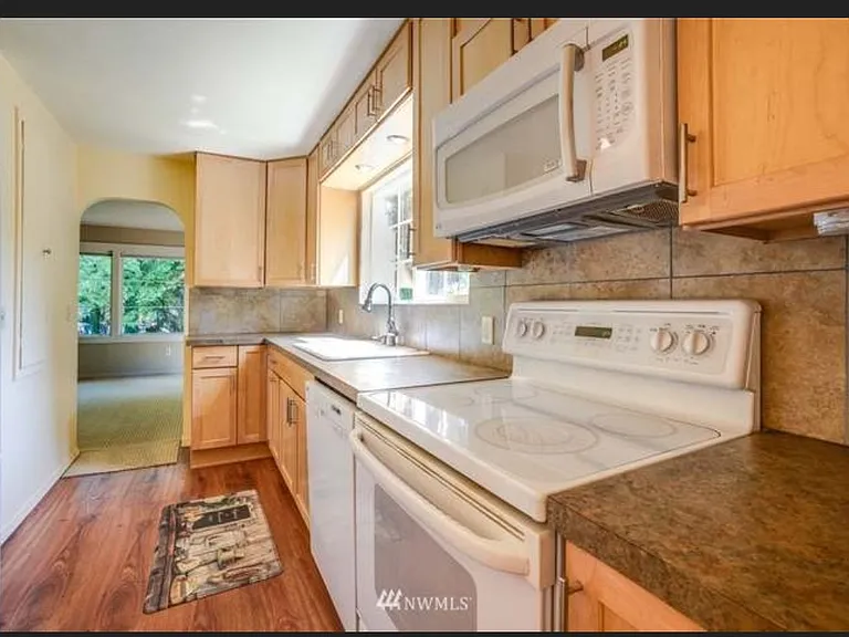 15261 Dayton Ave N #1 — Photo 2