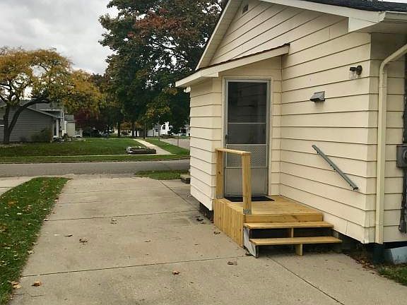 5th image of 1601 S Holly Way