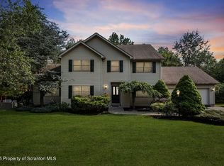 211 Marcaby Ln, Clarks Summit, PA 18411