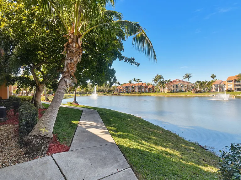 1275 Wildwood Lakes Blvd #207 — Photo 7