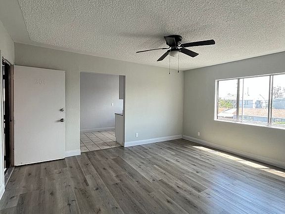 2nd image of 1419 W 107th St #204