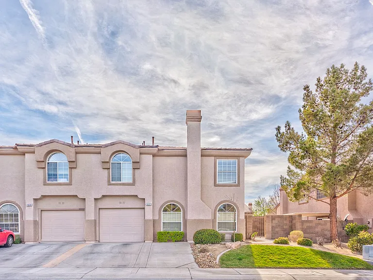 1637 Cave Spring Dr — Photo 1
