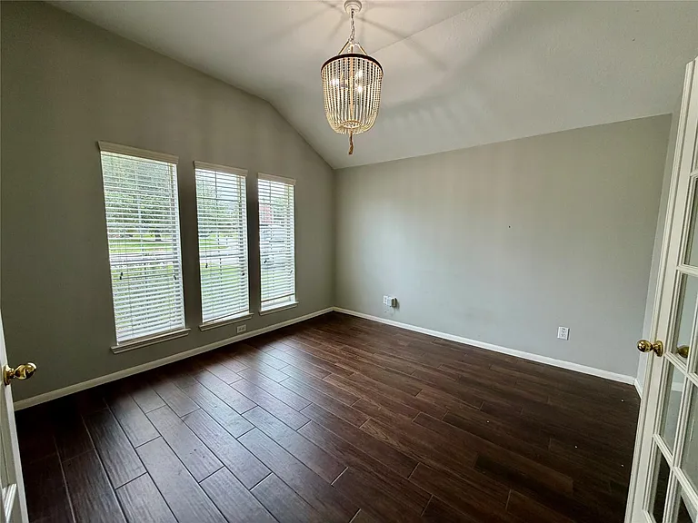 25206 Barmby Dr — Photo 5