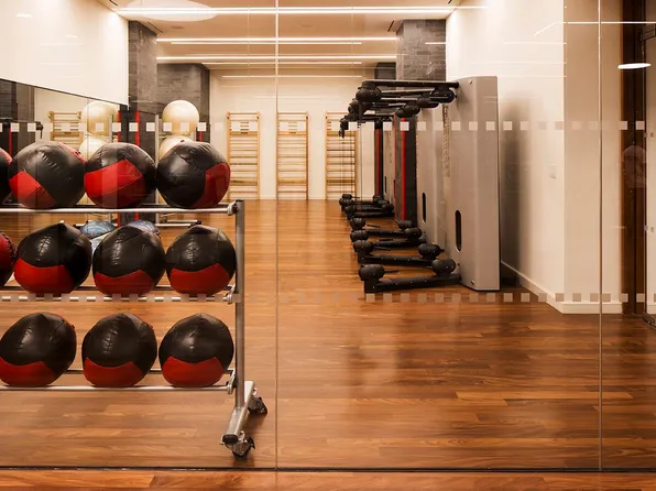 60 Riverside Boulevard image 13 of 18