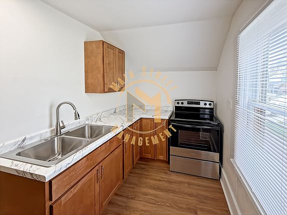 3rd image of 1522 Main Ave #1522