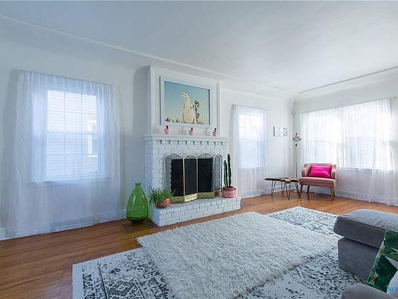 4th image of 2428 Beaufort Ave
