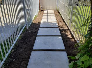 11069 Yarmouth Ave #B, Granada Hills, CA 91344