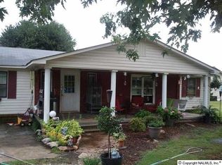 5456 Fry Gap Rd, Guntersville, AL 35976