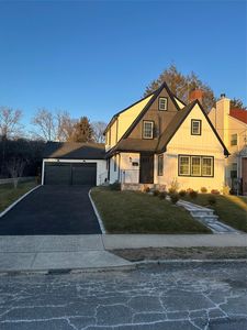 61 Oakland Avenue, Port Washington, NY, 11050