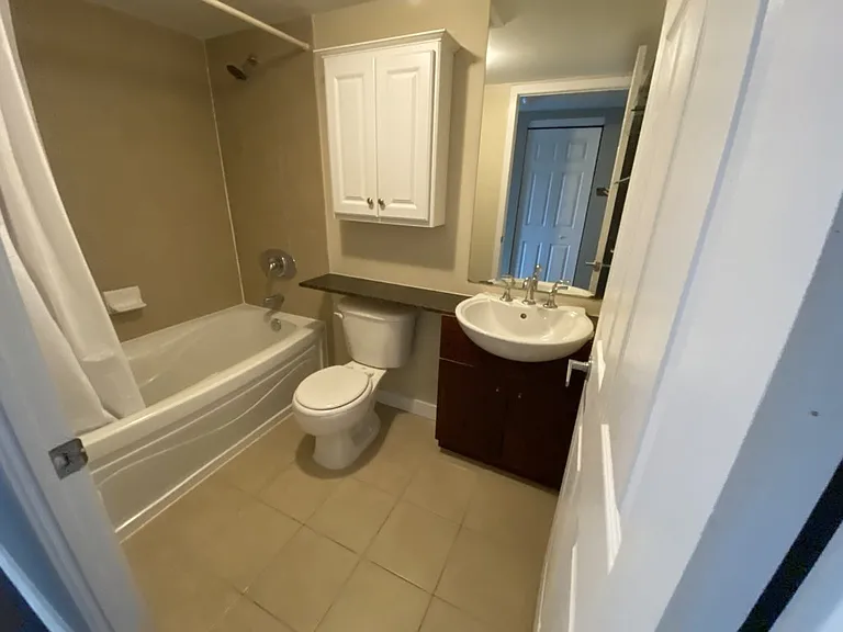 397 Front St W #2201 — Photo 18