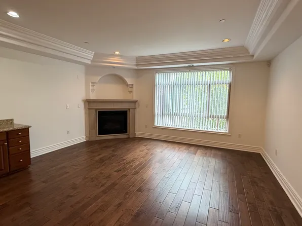 10640 Woodbridge St #Penthouse 2, Studio City, CA 91602