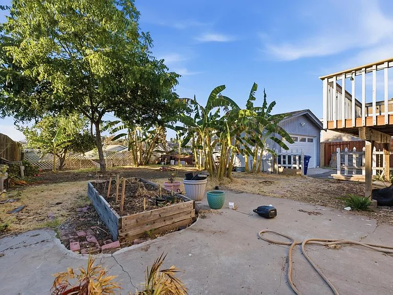7620 Saranac Ave — Photo 23