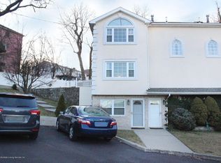 35 Natalie Ct, Staten Island, NY