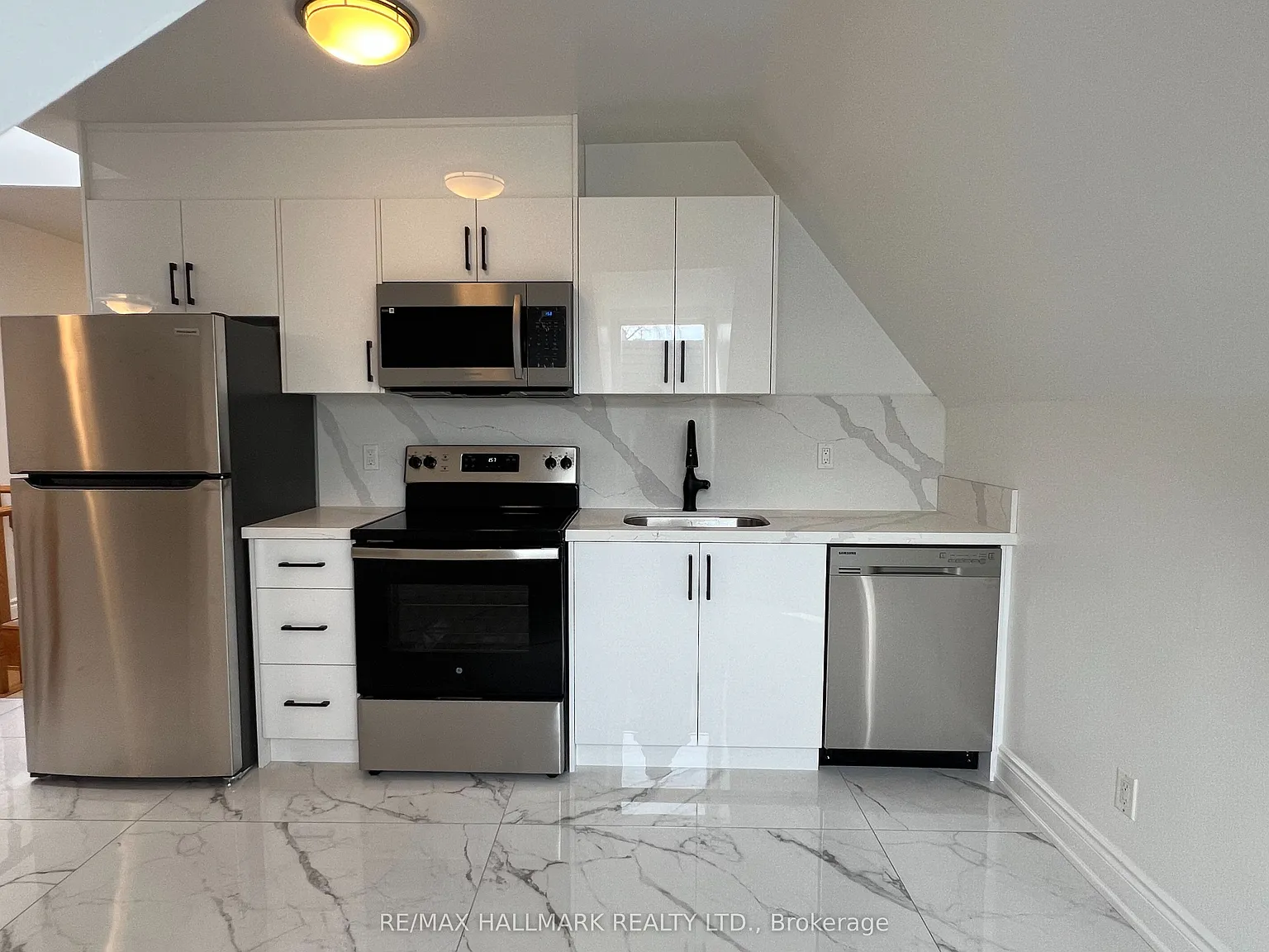 3 bed, $3,300 — Photo 3