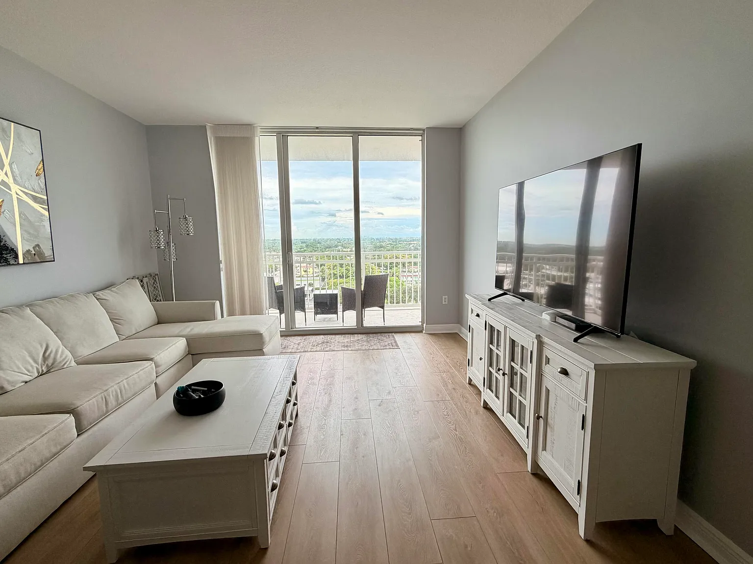 2 bed, 2.0 bath, 1185 sqft, $3,200 — Photo 3