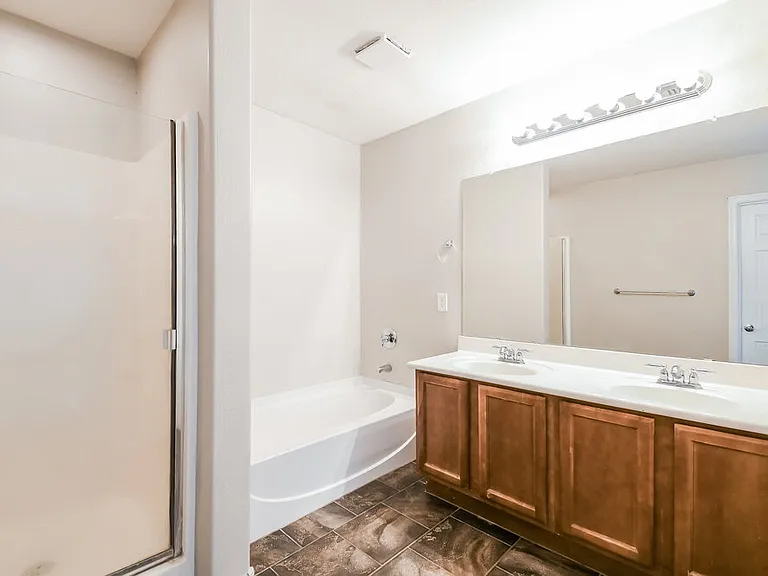 1726 E Bradstock Way — Photo 11