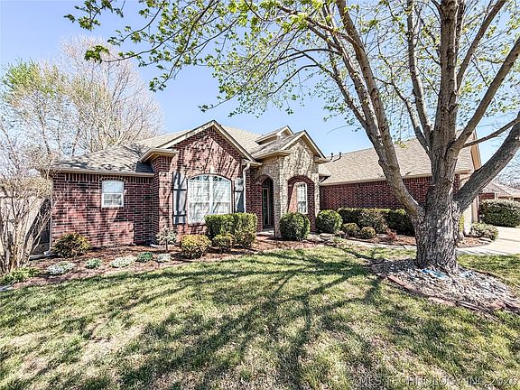 4th image of 5312 Richmond Dr
