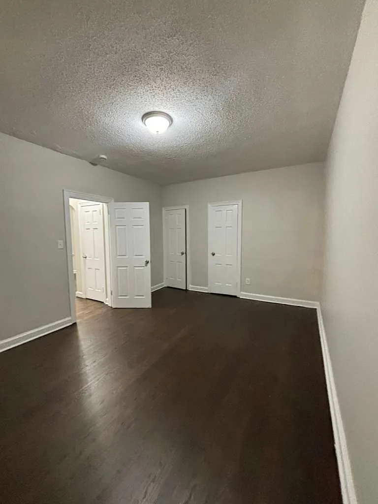 2 bed, 800 sqft, $1,895 — Photo 4