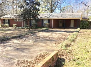 1817 Summerlane SE, Decatur, AL 35601