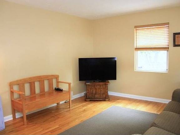 4th image of 465 E Cleveland Ave
