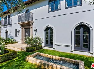 704 N Palm Dr, Beverly Hills, CA 90210