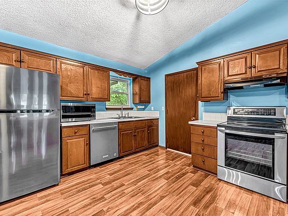 4th image of 36 Hatcher Dr