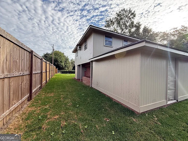 412 Roberson St — Photo 43