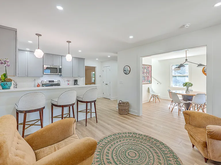 1136 Marquis Rd — Photo 10