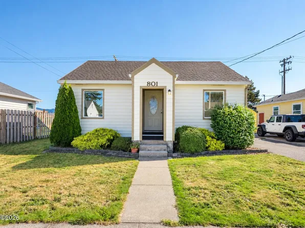 801 Manor Pl, Tillamook, OR 97141