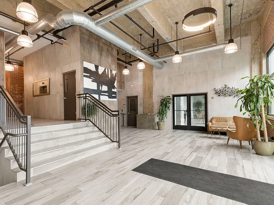 105 Oakland Ave