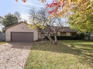 6008 Ashworth Rd, West Des Moines, IA 50266