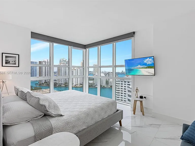 950 Brickell Bay Dr #2210 — Photo 8