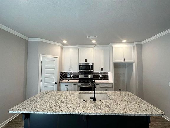 5th image of 5801 SW Macasin Ave