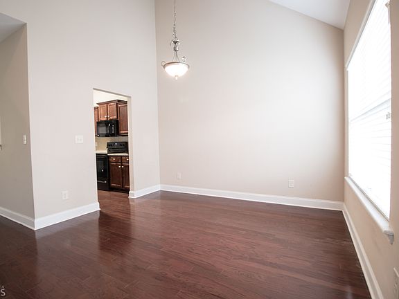 4th image of 358 Highland Pointe Cir E