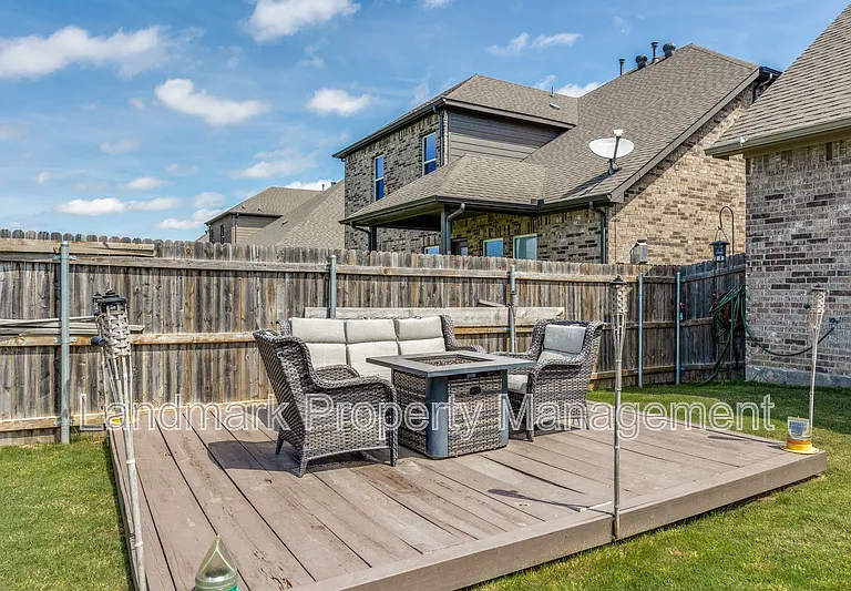 672 Harris Ridge Dr — Photo 24