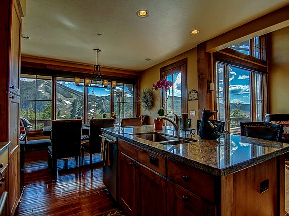 3rd image of 305 Northwoods Pl