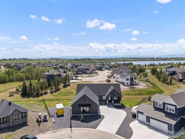 32 E Monterra Lndg, Rocky View County, AB T4C 0G8