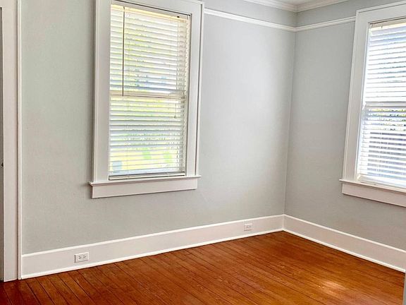 rear bed room with storage closet