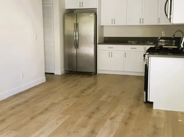 6851 1/2 N De Celis Pl, Van Nuys, CA 91406