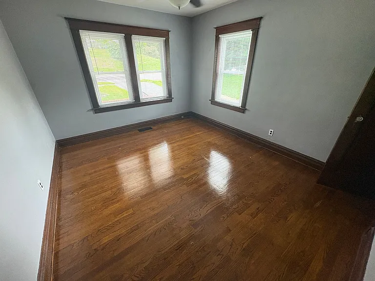 13 N Hartnett Ave — Photo 6
