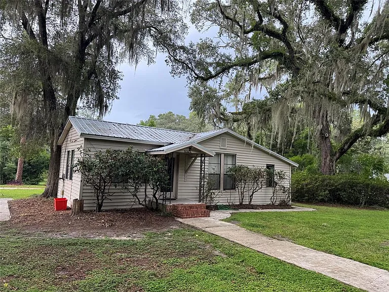 4025 SW 20th Dr — Photo 3